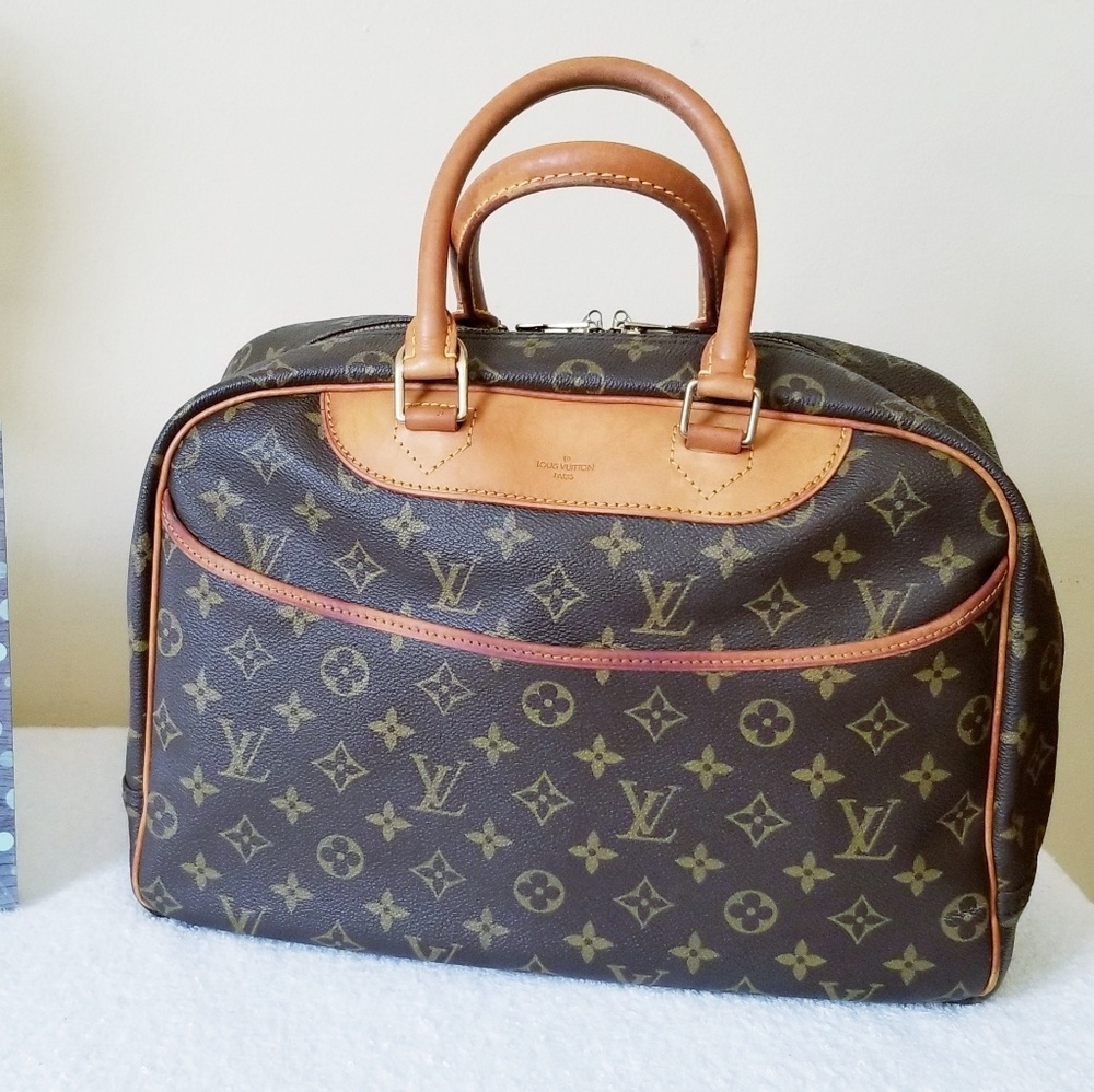 LV deauville authentic